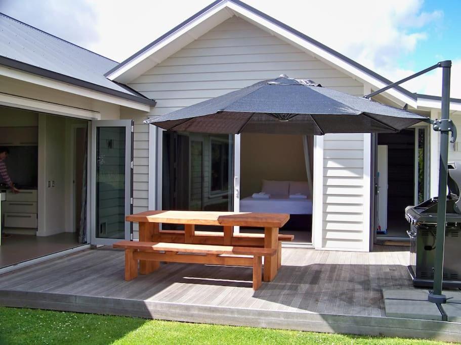 Roy'S Bay Luxury Accommodation Wanaka Bagian luar foto