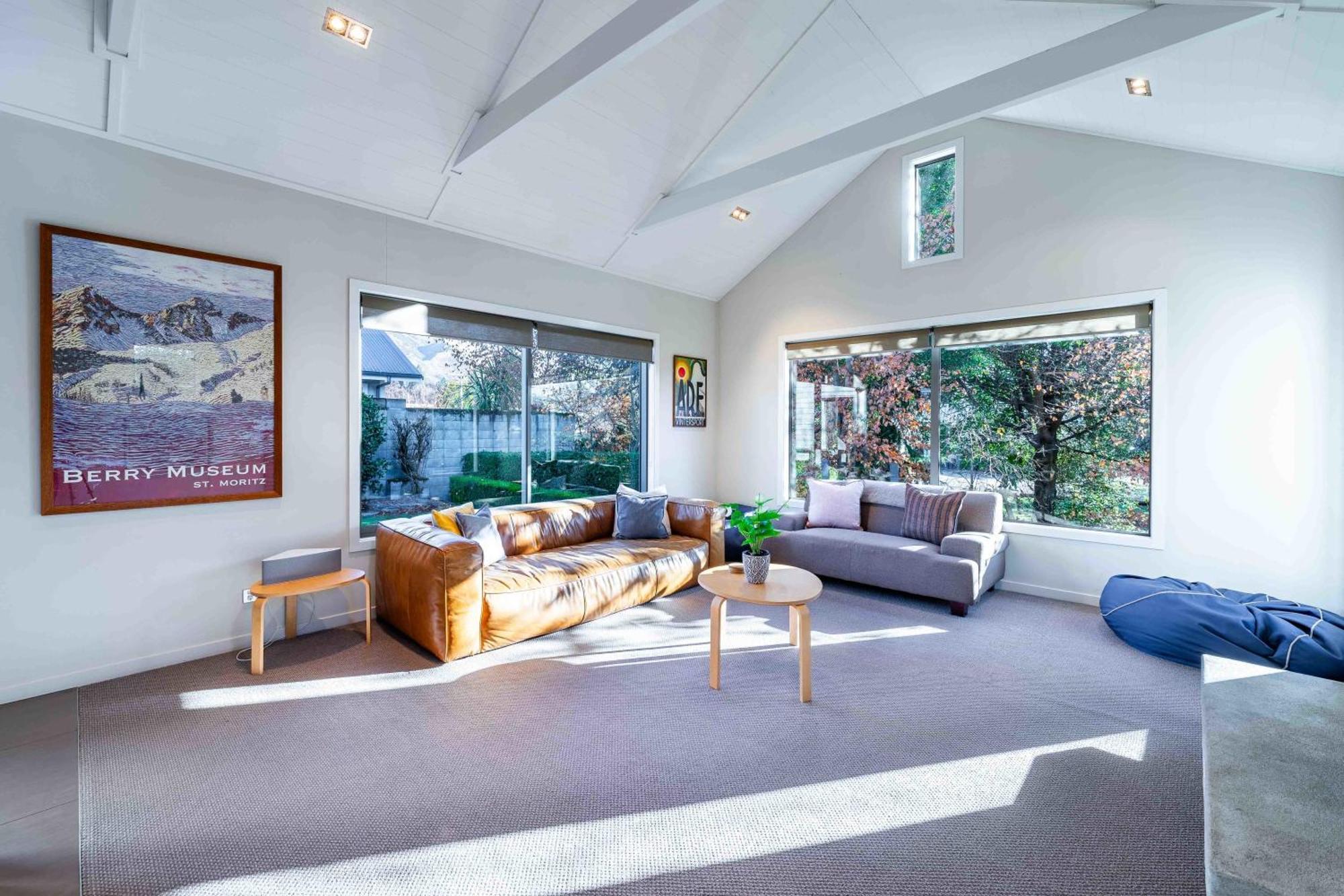 Roy'S Bay Luxury Accommodation Wanaka Bagian luar foto